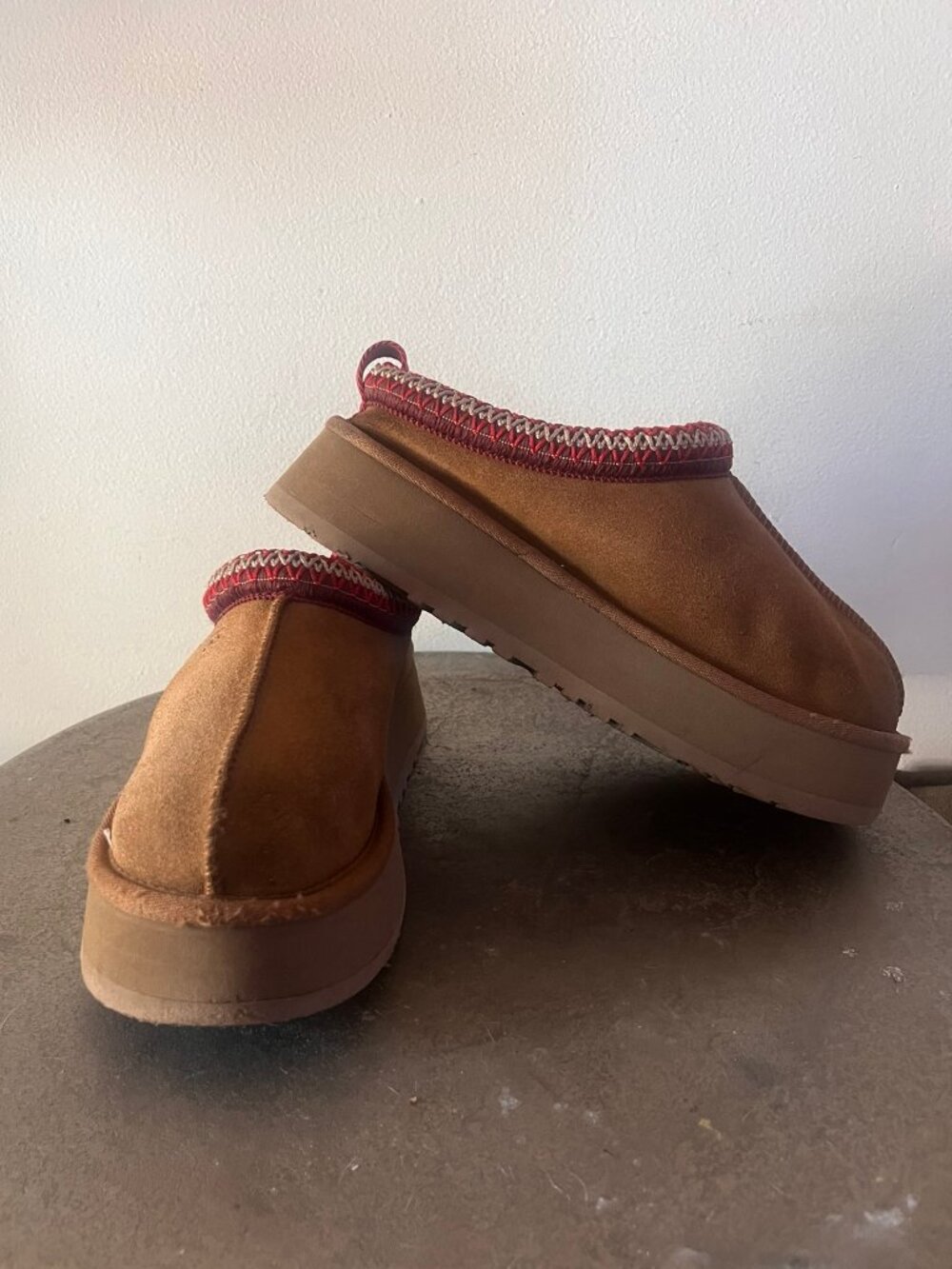 USED WOMENS UGG TASMAN PLATFORM SUEDE SLIPPER SIZE 7 CHESTNUT